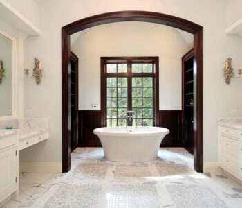 Luxury Bath Tub Area